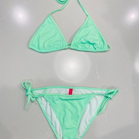 NEW Victoria's Secret Bikini Set, Size Medium - Picture 10 of 10